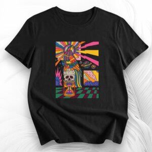 Unisex Black Graphic T-Shirt with Psychedelic Skull & Parrot Print Size: M